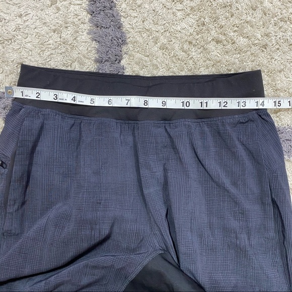 Lululemon T.H.E. Short *Linerless 11" - Picture 12 of 14